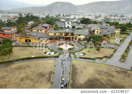 赤道紀念碑的厄瓜多爾景色 62359637