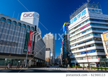 東京池袋西口五號路口 62360113