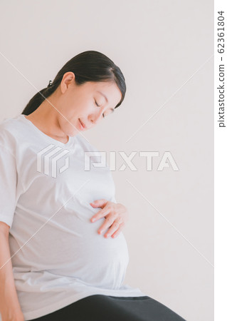 last month of pregnancy, pregnant, pregnant woman 62361804