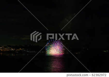 [Yugawara Onsen Maritime Fireworks Festival] 62362972