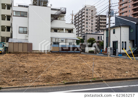 Land Land 62363257