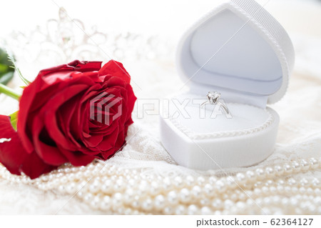 婚禮訂婚戒指 62364127