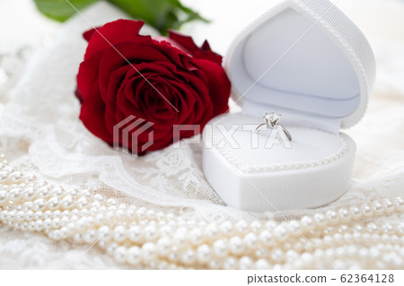 婚禮訂婚戒指 62364128