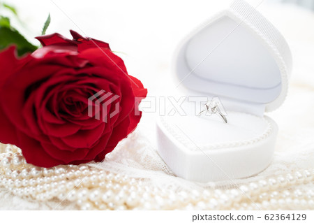 婚禮訂婚戒指 62364129