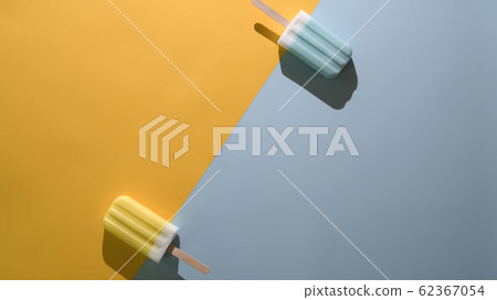 Top view of lime and blue raspberry flavour 62367054