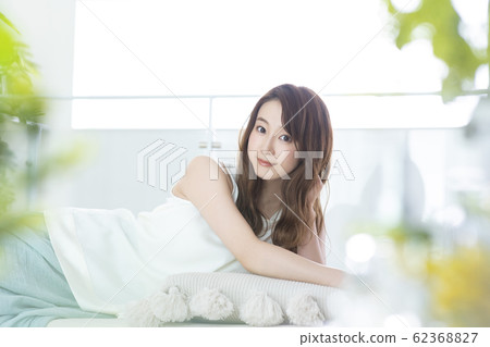 Woman Woman 62368827