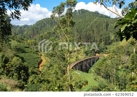 The famous nine-arch bridge of the railway in the 62369052