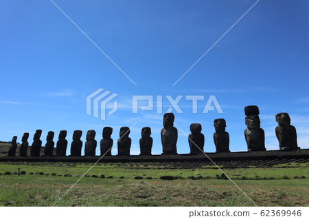 15 moai 15 moai 62369946