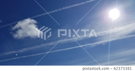 藍天和雲彩 藍天和雲彩 62373381