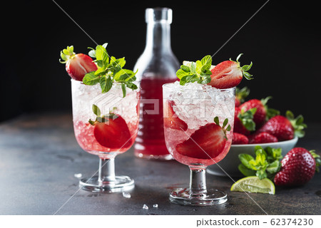 Strawberry cocktail Strawberry cocktail 62374230