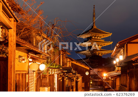 亞坎塔和夜間城市景觀 62376269