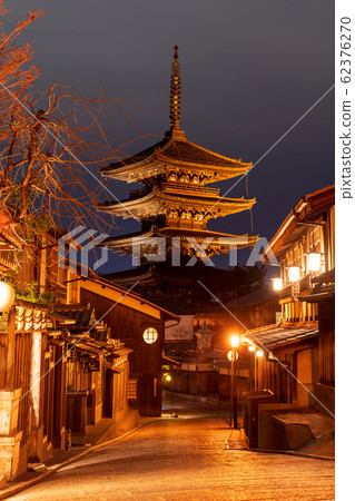 亞坎塔和夜間城市景觀 亞坎塔和夜間城市景觀 62376270