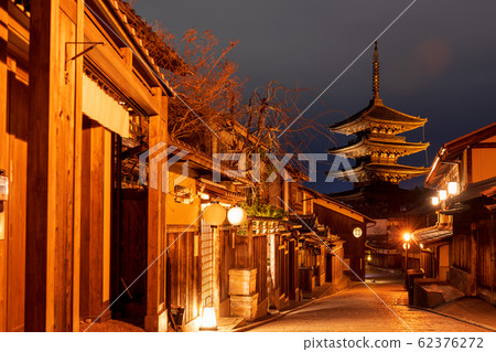 亞坎塔和夜間城市景觀 62376272