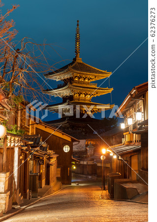 亞坎塔和夜間城市景觀 亞坎塔和夜間城市景觀 62376273