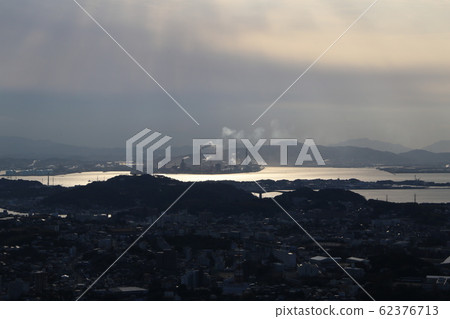 Strait Strait 62376713