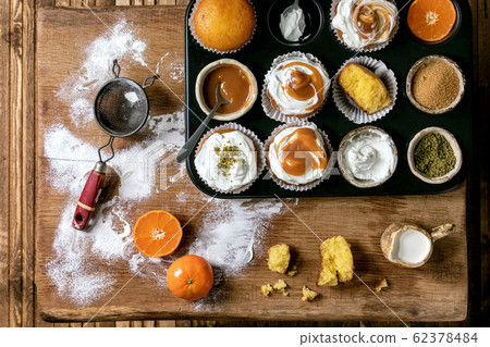 Citrus oranges muffins 62378484