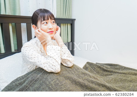 Young woman relaxing 62380284