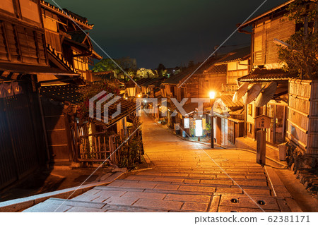 Niningzaka在晚上（京都東山區） 62381171