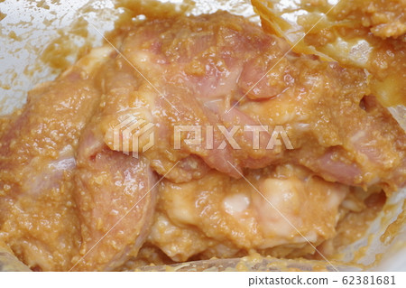 製作雞肉味pick醬的場景 62381681