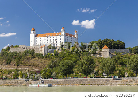 Bratislava castle and Danube river, Slovakia Bratislava castle and Danube river, Slovakia 62386237