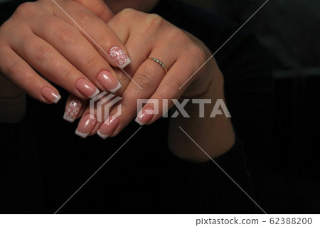 Fashionable design of manicure on beautiful pens Fashionable design of manicure on beautiful pens 62388200