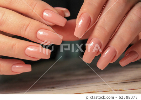 The refined beautiful female fingers with original The refined beautiful female fingers with original 62388375