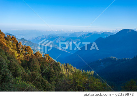 Himalaya mountains panoramic landscape, India 62389978