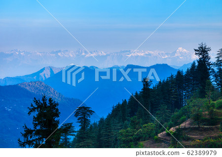 Himalaya mountains panoramic landscape, India Himalaya mountains panoramic landscape, India 62389979