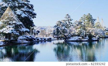 Kanazawa Kenrokuen that smokes in the snow Kanazawa Kenrokuen that smokes in the snow 62393242