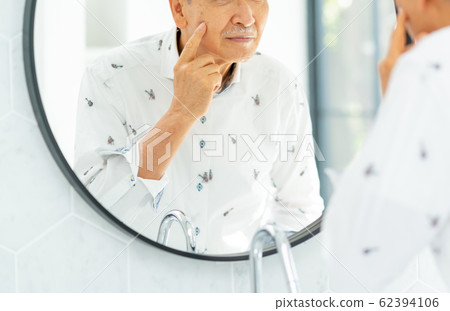 Senior man beauty lifestyle image 62394106