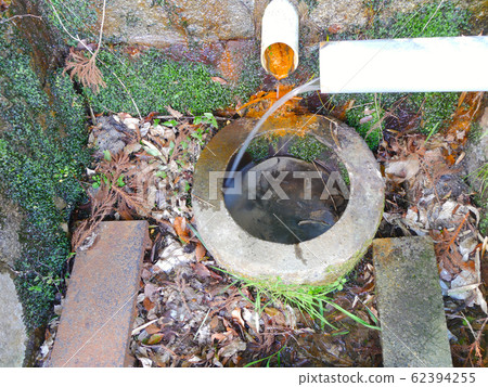 廣田神社外花園沿途的泉水 廣田神社外花園沿途的泉水 62394255