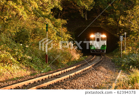 Rail Trip: Autumn Deepening Tadami Line 62394378