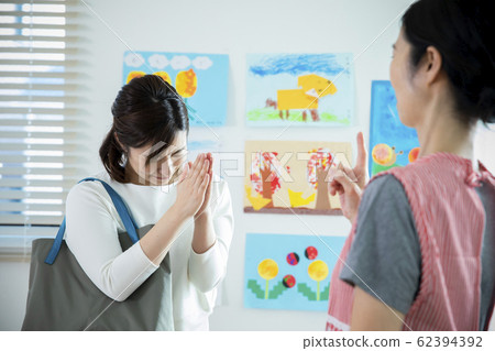 托兒所老師和父母 托兒所老師和父母 62394392