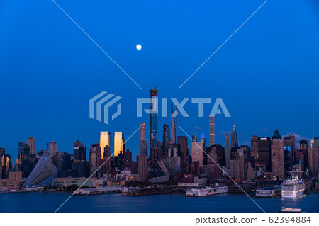 "New York" Manhattan night view from Harmitton Park 62394884