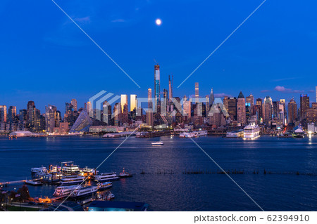 "New York" Manhattan night view from Harmitton Park "New York" Manhattan night view from Harmitton Park 62394910