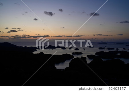 從長崎Observation望台眺望日落之後的九十九島風光 62403157