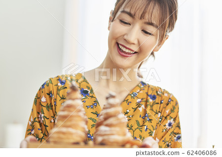 女人手工糖果 62406086