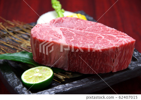 Thick steak 62407015