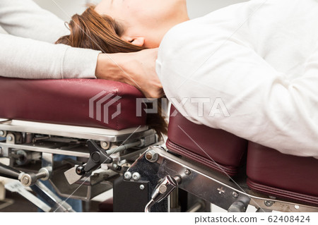 Women who receive massage 62408424