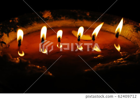 Prayer candle 62409712