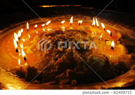 Prayer candle 62409715