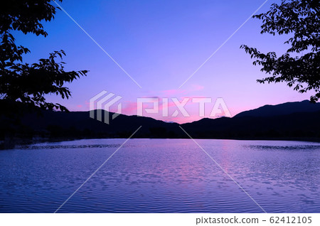 Evening view of Hirosawaike 62412105