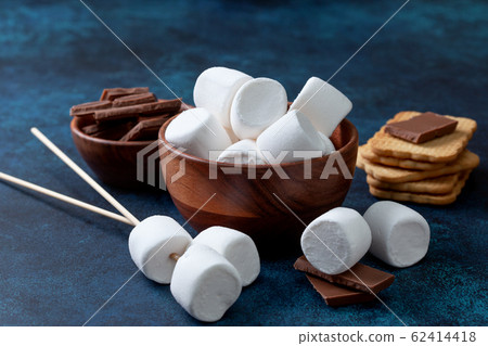 ingredients for cooking smore ingredients for cooking smore 62414418