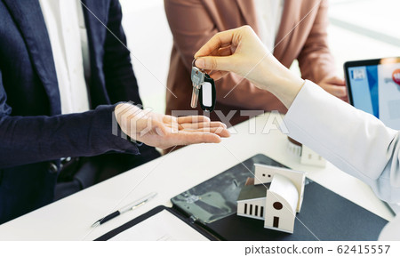 Housing contract Housing contract 62415557