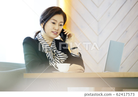 Business woman, business, CEO, President, representative, office, office, office, company 62417573