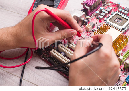 Socket for installing the processor in the board. 62418875