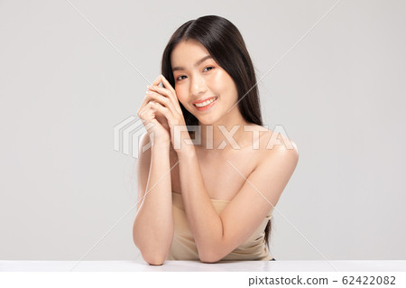 Young Asian Woman Holding Hands smile 62422082
