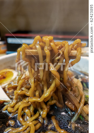 札幌黑拉麵和筷子蒸麵旁邊 62423895