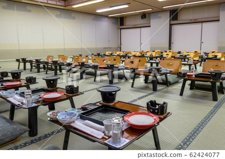 Hot spring inn banquet room low dining table dinner towel setting image unmanned side Hot spring inn banquet room low dining table dinner towel setting image unmanned side 62424077