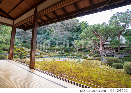 Garden view from Shoren-in Temple, Kyoto 62424462